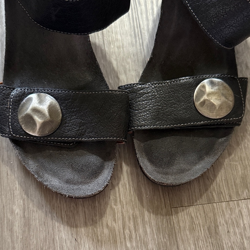 Taos Black Leather Wedge Sandals with Silver Accents - Picture 8 of 9